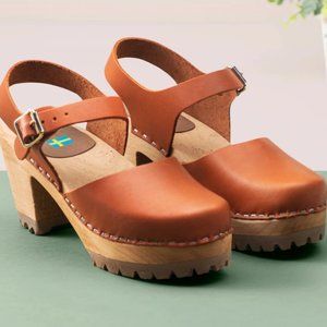 Closed Toe MIA Abba Clogs